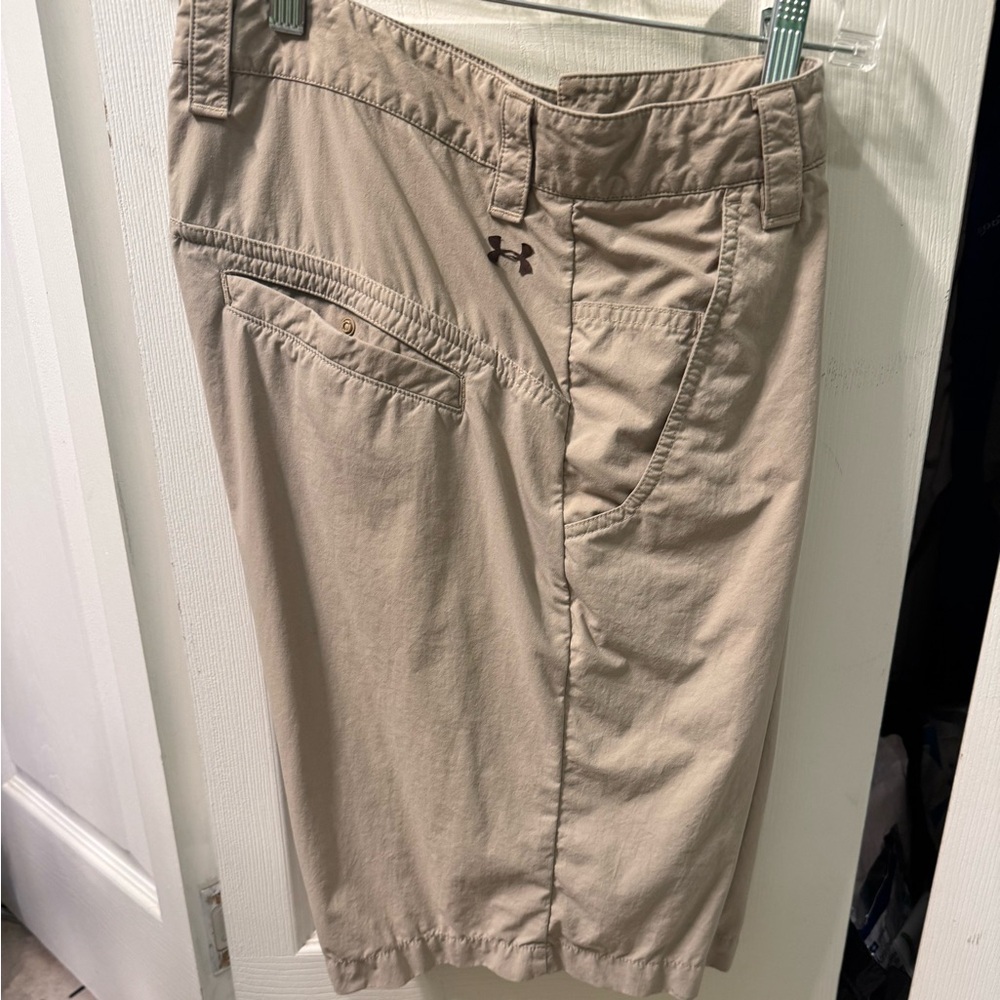 Mens under armour khaki shorts